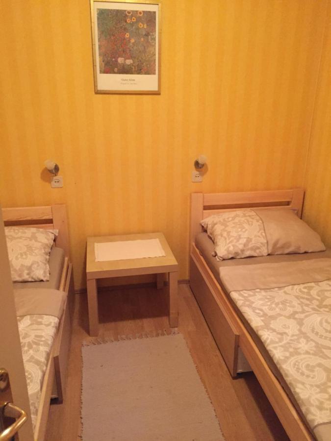 Oeroekzoeld Apartmanok 鲍洛通费尼韦什 外观 照片