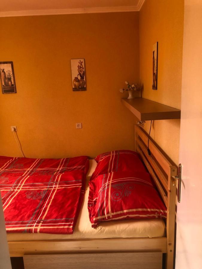 Oeroekzoeld Apartmanok 鲍洛通费尼韦什 外观 照片