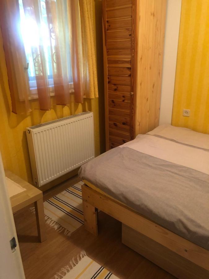 Oeroekzoeld Apartmanok 鲍洛通费尼韦什 外观 照片