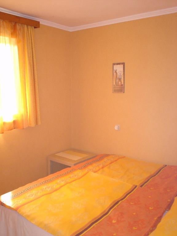 Oeroekzoeld Apartmanok 鲍洛通费尼韦什 客房 照片